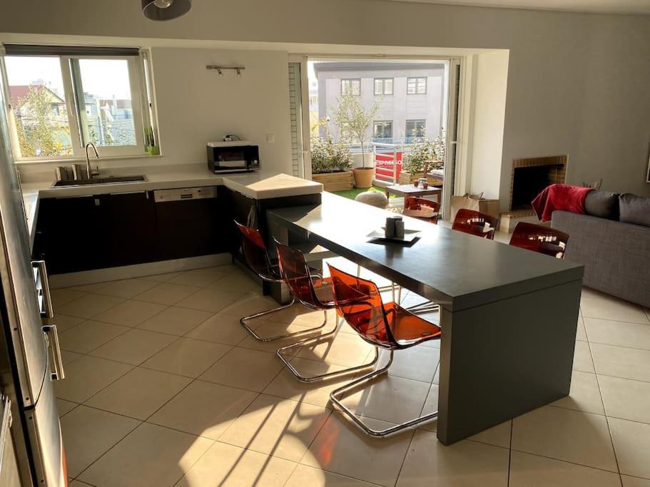 Spacious And Sunkissed 3Br & 2 Bathrooms Apartment Athènes Extérieur photo