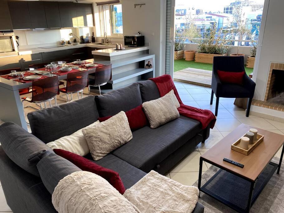 Spacious And Sunkissed 3Br & 2 Bathrooms Apartment Athènes Extérieur photo
