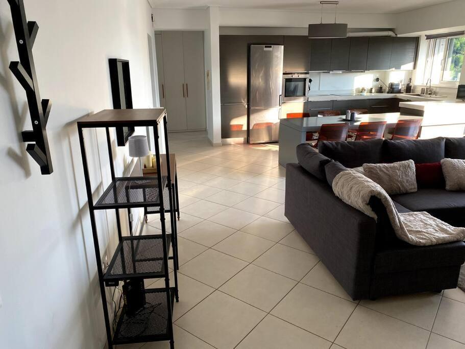 Spacious And Sunkissed 3Br & 2 Bathrooms Apartment Athènes Extérieur photo
