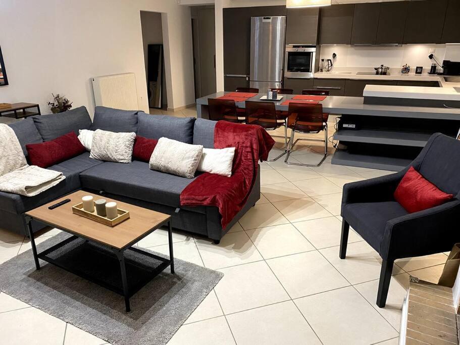 Spacious And Sunkissed 3Br & 2 Bathrooms Apartment Athènes Extérieur photo