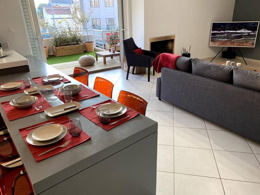 Spacious And Sunkissed 3Br & 2 Bathrooms Apartment Athènes Extérieur photo