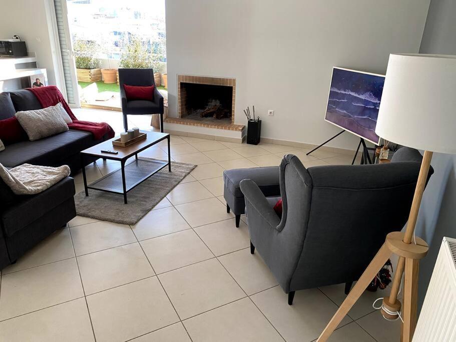Spacious And Sunkissed 3Br & 2 Bathrooms Apartment Athènes Extérieur photo